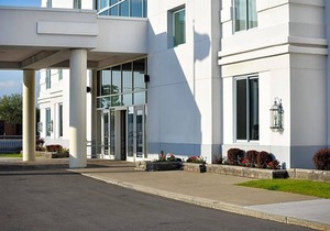 3-Star Hotel ∙ Embassy Suites Syracuse