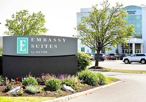 3-Star Hotel ∙ Embassy Suites Syracuse
