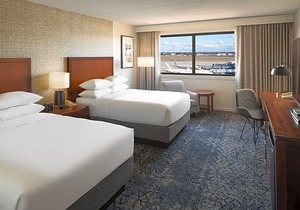 3-Star Hotel ∙ Sheraton Hartford Hotel at Bradley Airport