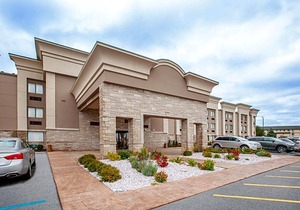 3-Star Hotel ∙ Wingate by Wyndham Detroit Metro Airport