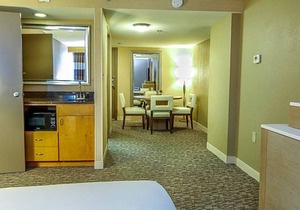 3-Star Hotel ∙ DoubleTree by Hilton Virginia Beach