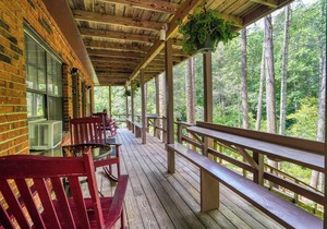 #3 - Waterfall Retreat- Riverfront Room- Near Tallulah Gorge