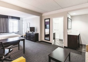 3 x King Bed Studio Suite in La Quinta Inn by Wyndham San Antonio Downtown
