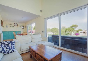 300 m² Apartment ∙ 4 bedrooms ∙ 8 guests