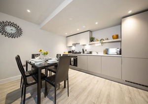 30% OFF Monthly Relocations OR Business 2 Bed Apt- St Martins Place l Free- WIFI