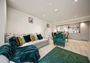 30% OFF Monthly Relocations OR Business 2 Bed Apt- St Martins Place l Free- WIFI