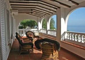 300 m² Accommodation ∙ 6 bedrooms ∙ 12 guests