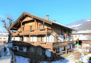 300 m² Accommodation ∙ 8 bedrooms ∙ 15 guests