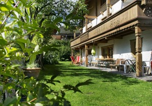 300 m² Accommodation ∙ 8 bedrooms ∙ 15 guests