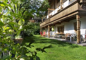 300 m² House ∙ 8 bedrooms ∙ 15 guests