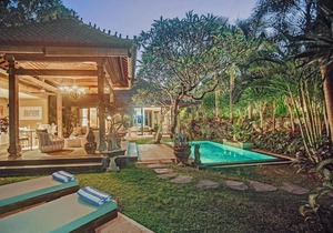 300 m² Villa ∙ 2 bedrooms ∙ 4 guests