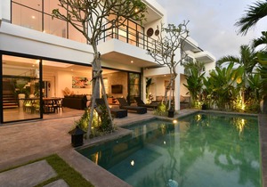 300 m² Villa ∙ 4 bedrooms ∙ 10 guests