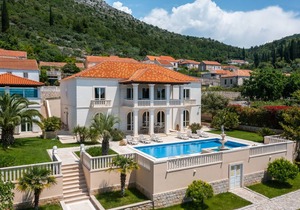 300 m² Villa ∙ 6 bedrooms ∙ 12 guests