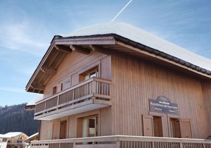 300m from ski slopes, fitness, swimming pool, balcony, tv, ski locker, 38m²