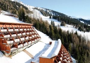 300m from resort center, fitness, swimming pool, sauna, hammam, terrace, balcony, tv, ski locker