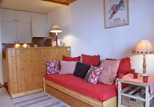 300m from ski slopes, 1st floor, balcony, tv, ski locker, 33m², Méribel