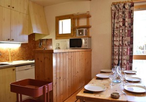 300m from ski slopes, 2nd floor, balcony, tv, ski locker, 33m², Méribel
