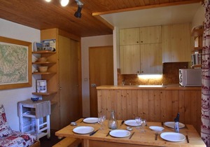 300m from ski slopes, 2nd floor, balcony, tv, ski locker, 33m², Méribel