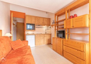 300m from ski slopes, 2nd floor, balcony, tv, ski locker, 29m², Aussois