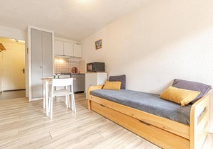 300m from ski slopes, 2nd floor, balcony, tv, ski locker, 21m², Aussois