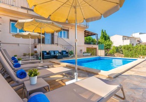 302 m² Villa ∙ 3 bedrooms ∙ 6 guests