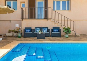 302 m² Villa ∙ 3 bedrooms ∙ 6 guests