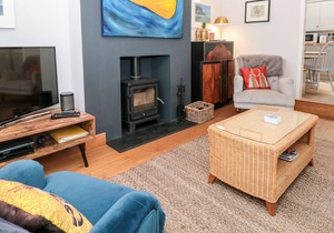 31 CROWTHERS HILL, pet friendly, with a garden in Dartmouth
