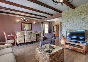 317 m² House ∙ 4 bedrooms ∙ 10 guests