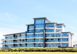 32 ONE Lusty Glaze - Apartment with breath taking sea and coastal views, lift, car parking