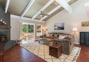 321 SKI WAY #85- renovated condo!
