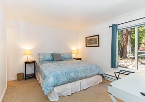 321 SKI WAY #85- renovated condo!