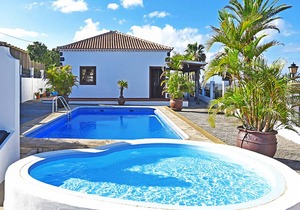 325 m² House ∙ 5 bedrooms ∙ 9 guests