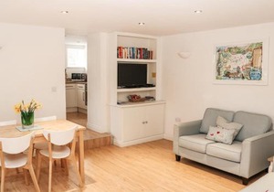 32A, Buxton