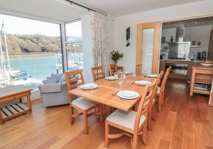 33 DART MARINA in Dartmouth