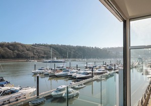 33 DART MARINA in Dartmouth