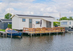 33 m² Houseboat ∙ 2 bedrooms ∙ 3 guests