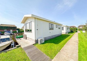 33 m² Houseboat ∙ 2 bedrooms ∙ 3 guests