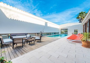 350 m² Villa ∙ 5 bedrooms ∙ 10 guests