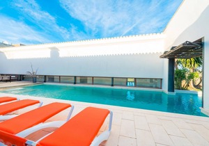 350 m² Villa ∙ 5 bedrooms ∙ 10 guests