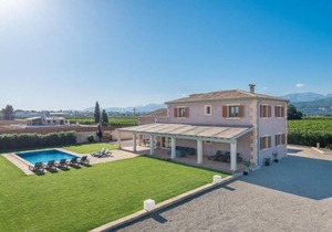 350 m² Villa ∙ 5 bedrooms ∙ 10 guests