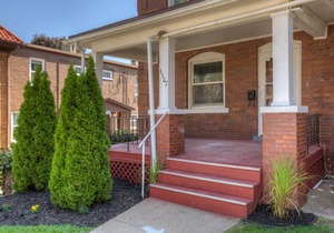 3507 Fabulous Midtown Townhome! Walk to TWO entertainment districts!