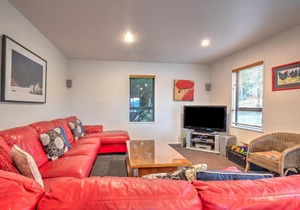35b Denby Place