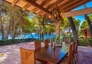 360 m² Villa ∙ 5 bedrooms ∙ 10 guests
