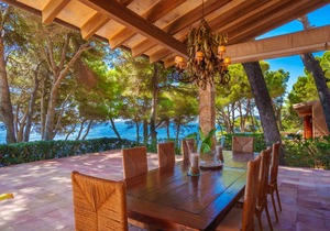 360 m² Villa ∙ 5 bedrooms ∙ 10 guests