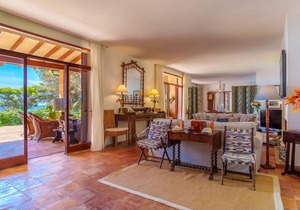 360 m² Villa ∙ 5 bedrooms ∙ 10 guests