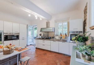 360 m² Villa ∙ 4 bedrooms ∙ 8 guests
