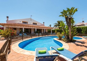 363 m² Villa ∙ 7 bedrooms ∙ 12 guests