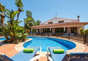 363 m² Villa ∙ 7 bedrooms ∙ 12 guests