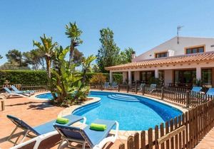 363 m² Villa ∙ 7 bedrooms ∙ 12 guests