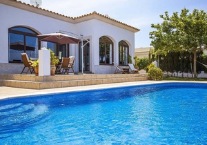 375 m² Villa ∙ 4 bedrooms ∙ 8 guests
